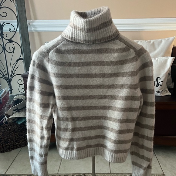 Madewell Crop Cashmere Turtleneck Sweater - Picture 5 of 7